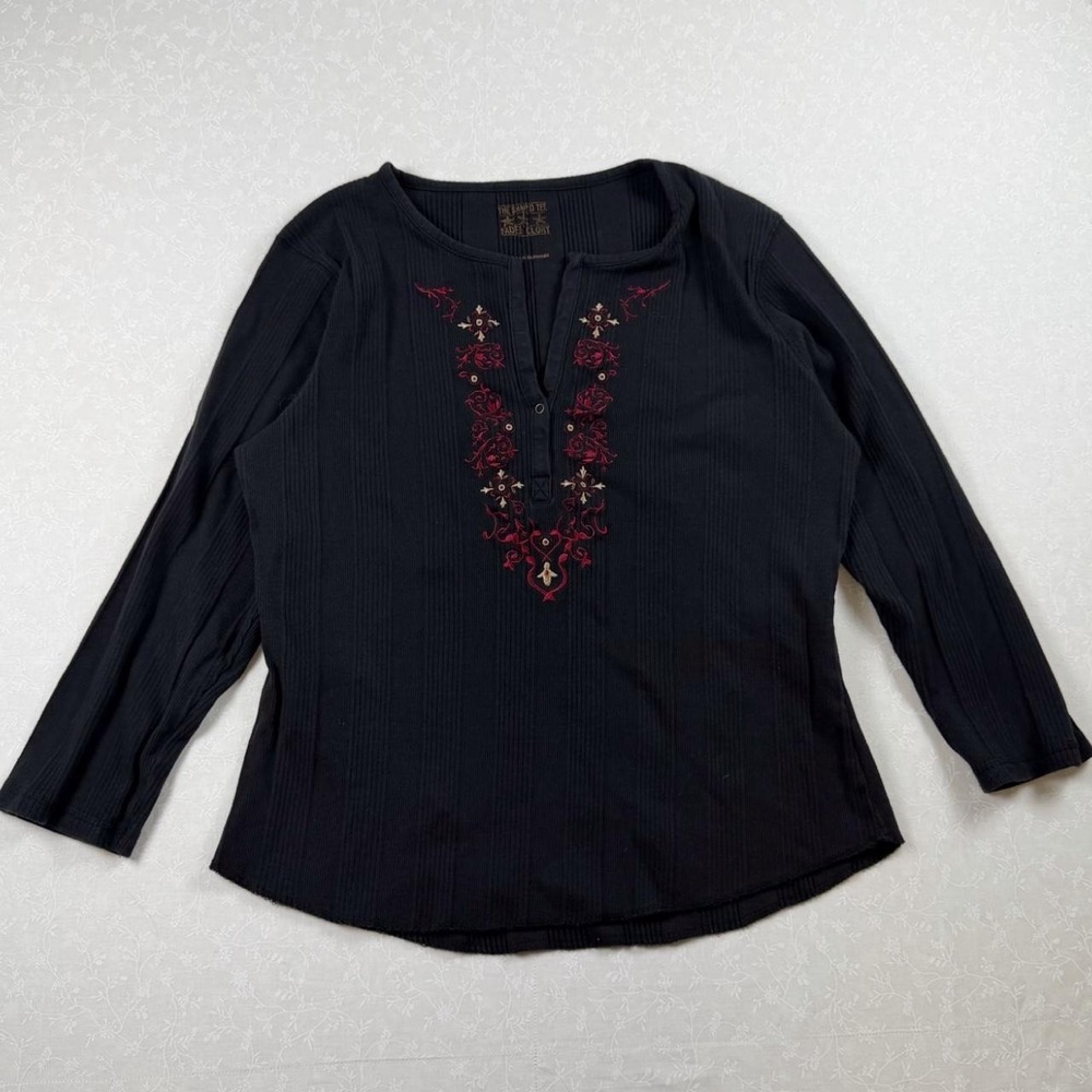 Vintage Faded Glory Black Embroidered Henley Top — Size M